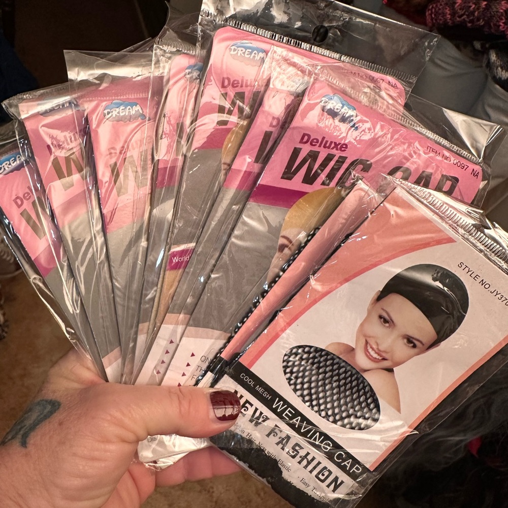 NEW in packages WIG CAPS